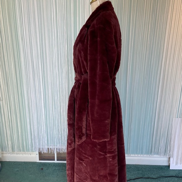 Faux Fur Maxi Coat Size US6 NWOT - Picture 6 of 17